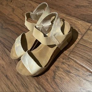 Kids Gold Wedges